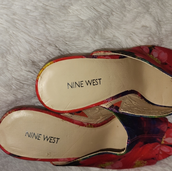 **Woman Heels** - Picture 4 of 8